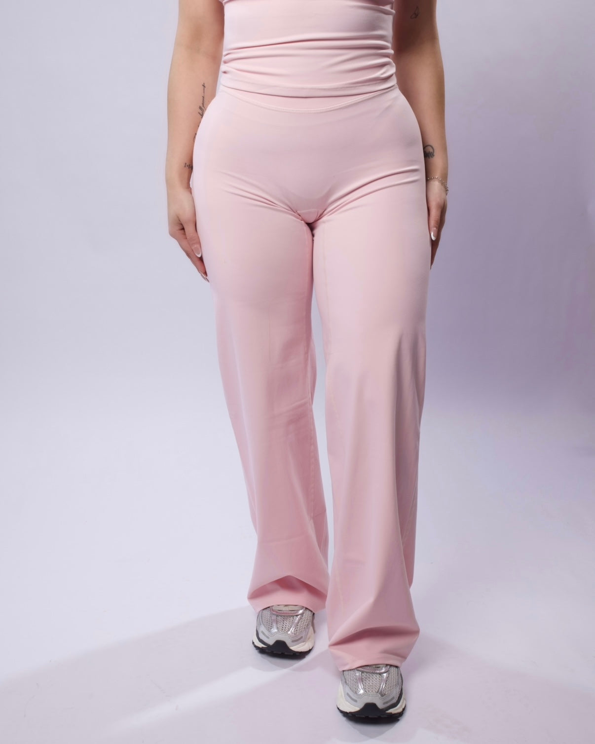 Outline Straight Leg Leggings